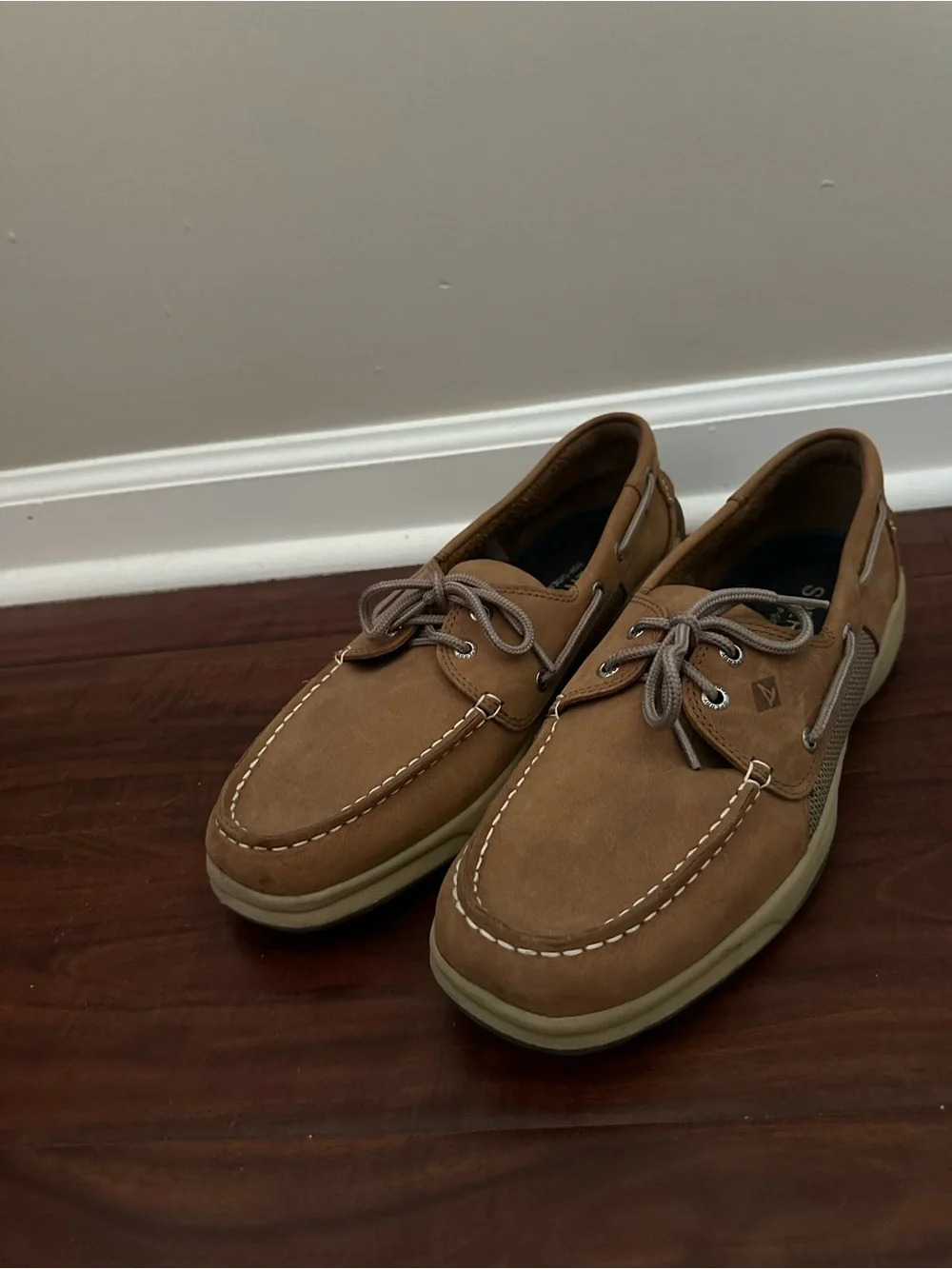 Sperry Men's Tan Boat Shoes with Contrast Stitching